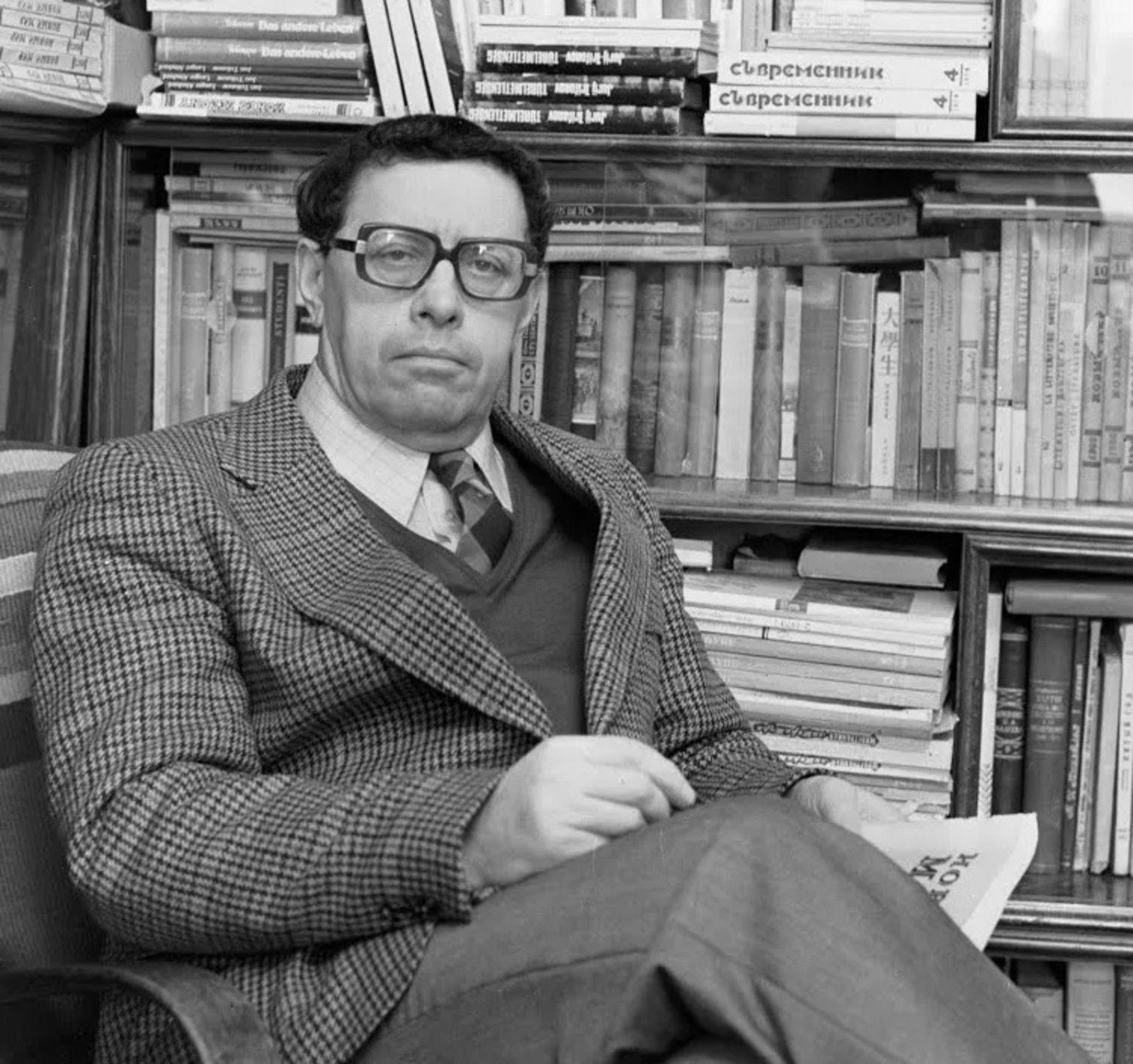 Юрий Валентинович Трифонов (1925-1981) — русский советский писатель, поэт, редактор, мастер «городской» прозы, одна из главных фигур литературного процесса 1960-1970-х гг. в СССР.