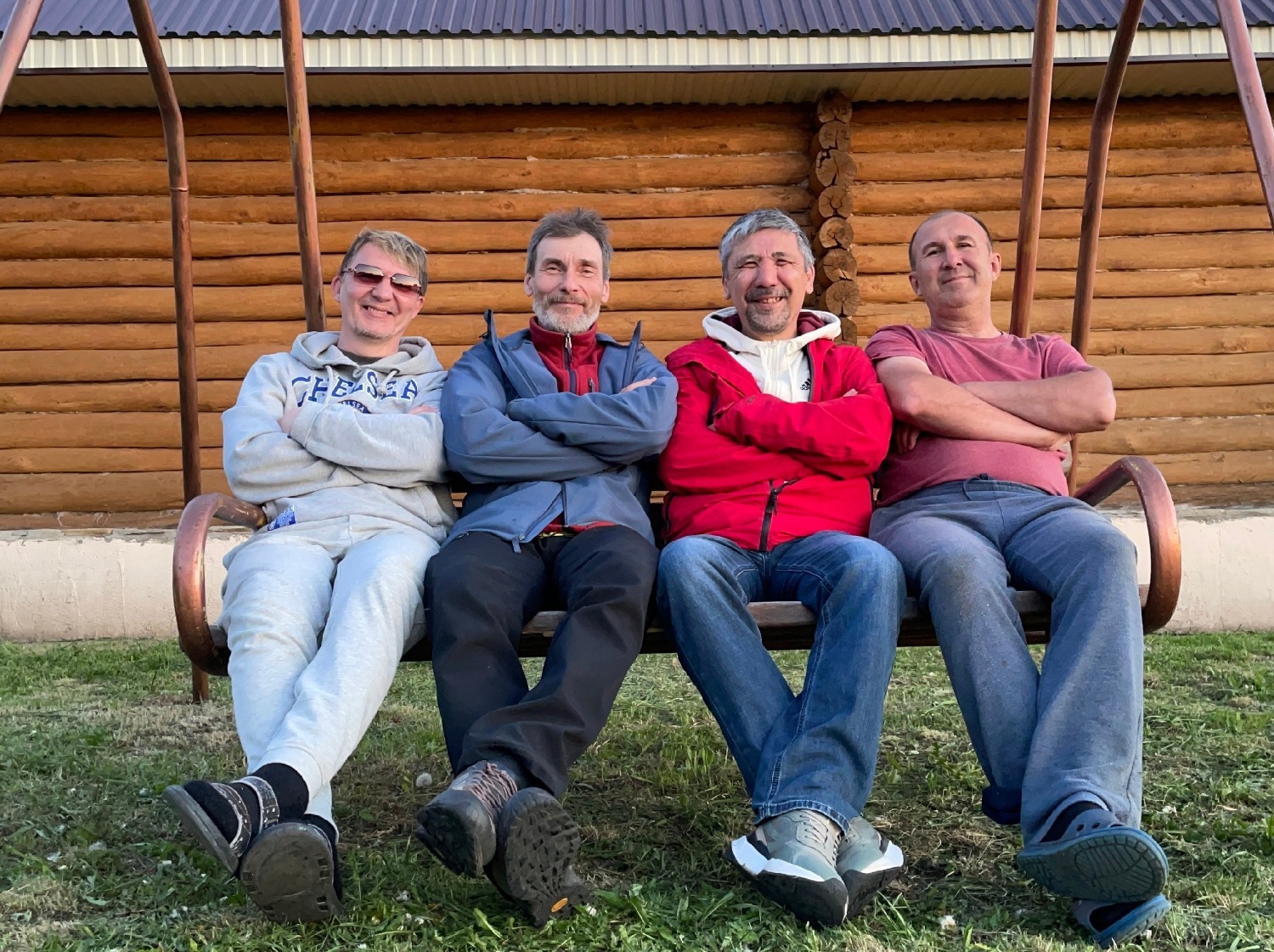 Из архива С.В. Алешковича  Сергей Алешкович (крайний слева) с друзьями