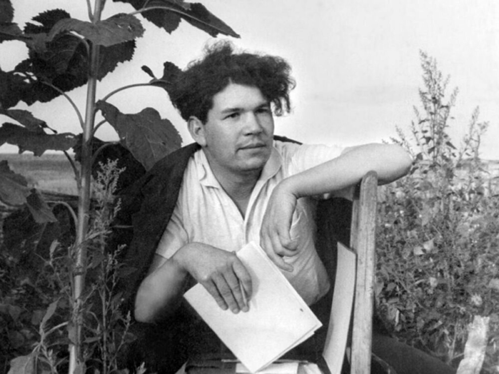 Мустай Карим (20 октября 1919 — 21 сентября 2005) — башкирский поэт, писатель и драматург.