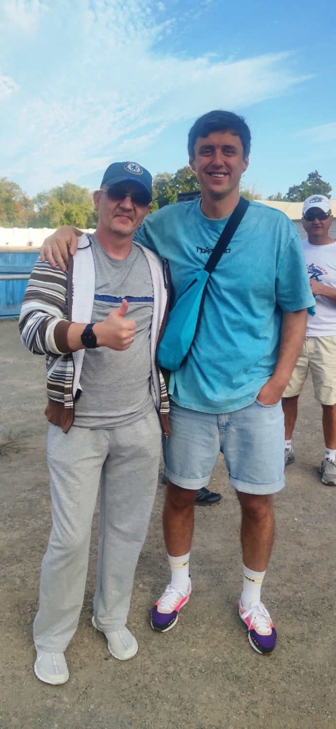 Из архива С.В. Алешковича  Два комментатора спидвея Сергей Алешкович (ТК «Салават», г. Салават) и Аркадий Шестаков (ех-«Кефир», г. Нягань)