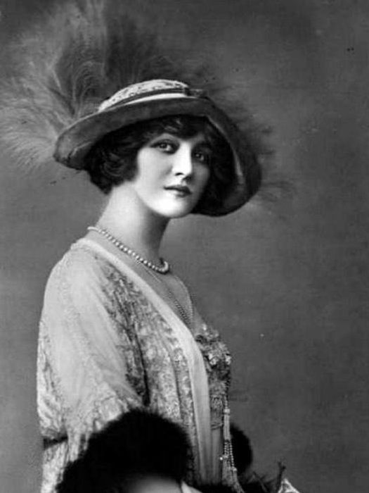 Вера Холодная