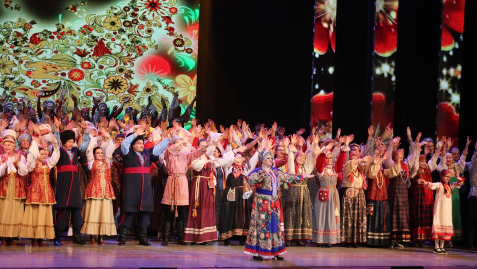 Эмилия Завричко и Альберт Еникеев (ГДК).   Фестивали в Уфе: «Русская песня»