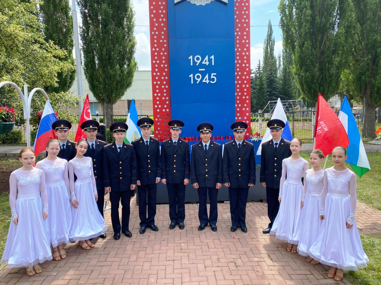 Образцовый ансамбль бального танца «Феникс» и курсанты