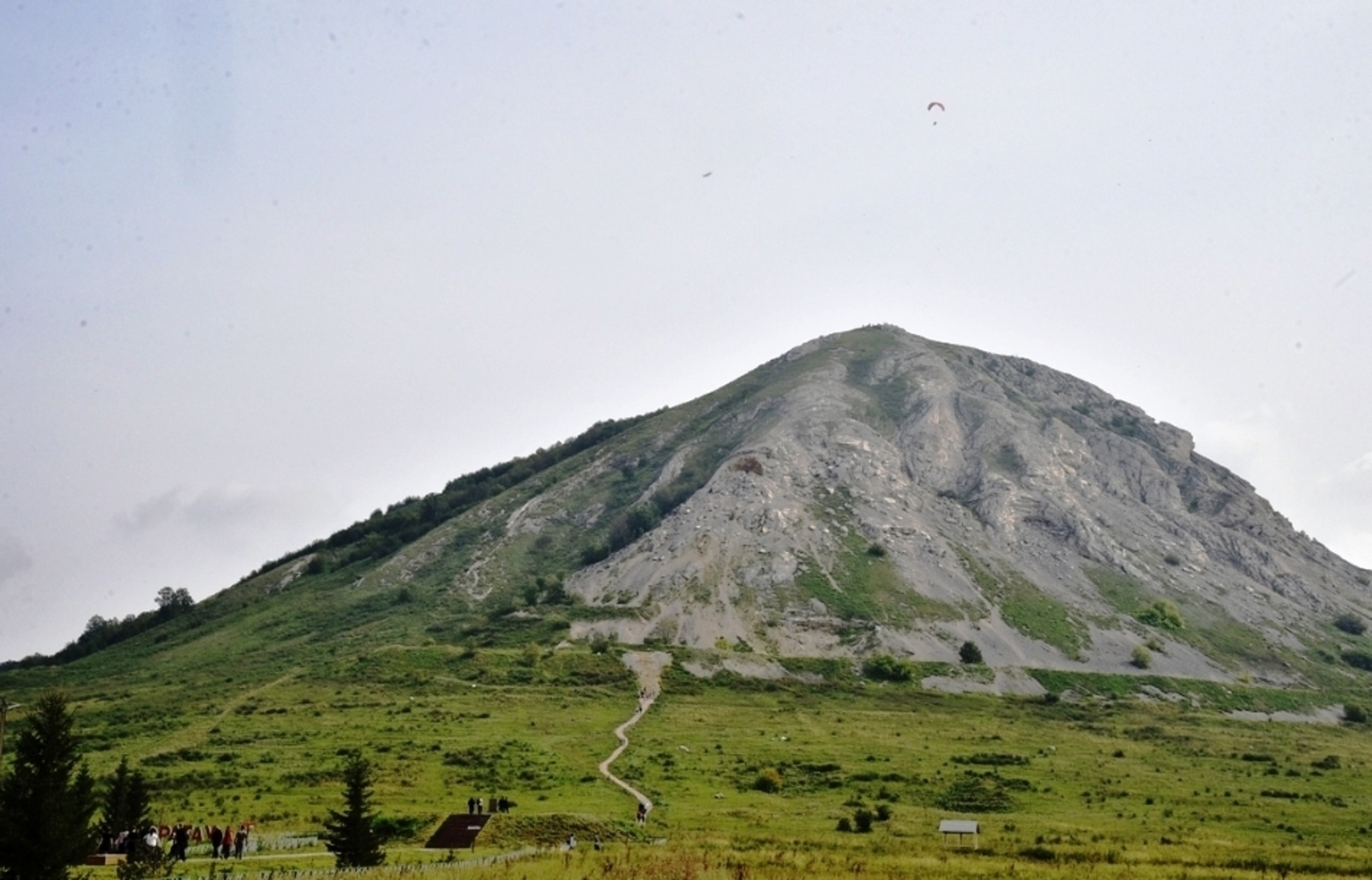 Динар Калимуллин  Шихан Торатау — один из символов республики Башкортостан. 05.06.2025.