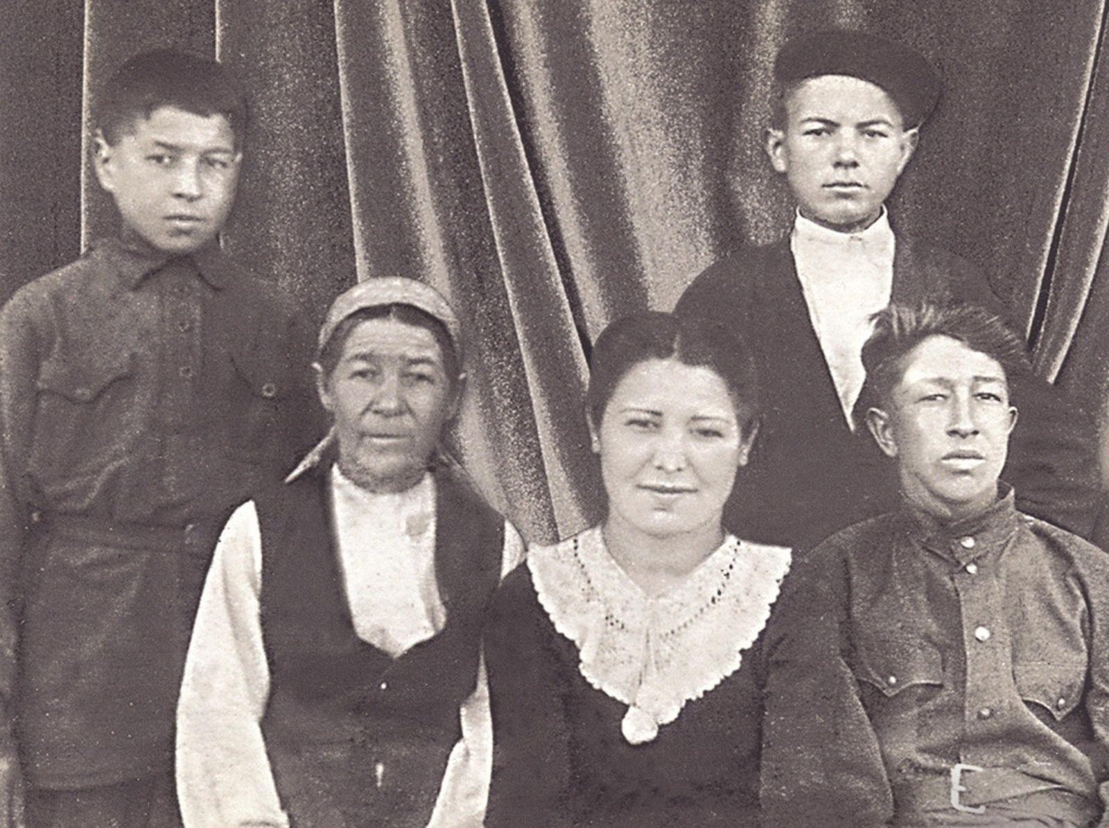 Наша семья Хафизовых. 1950-е гг.