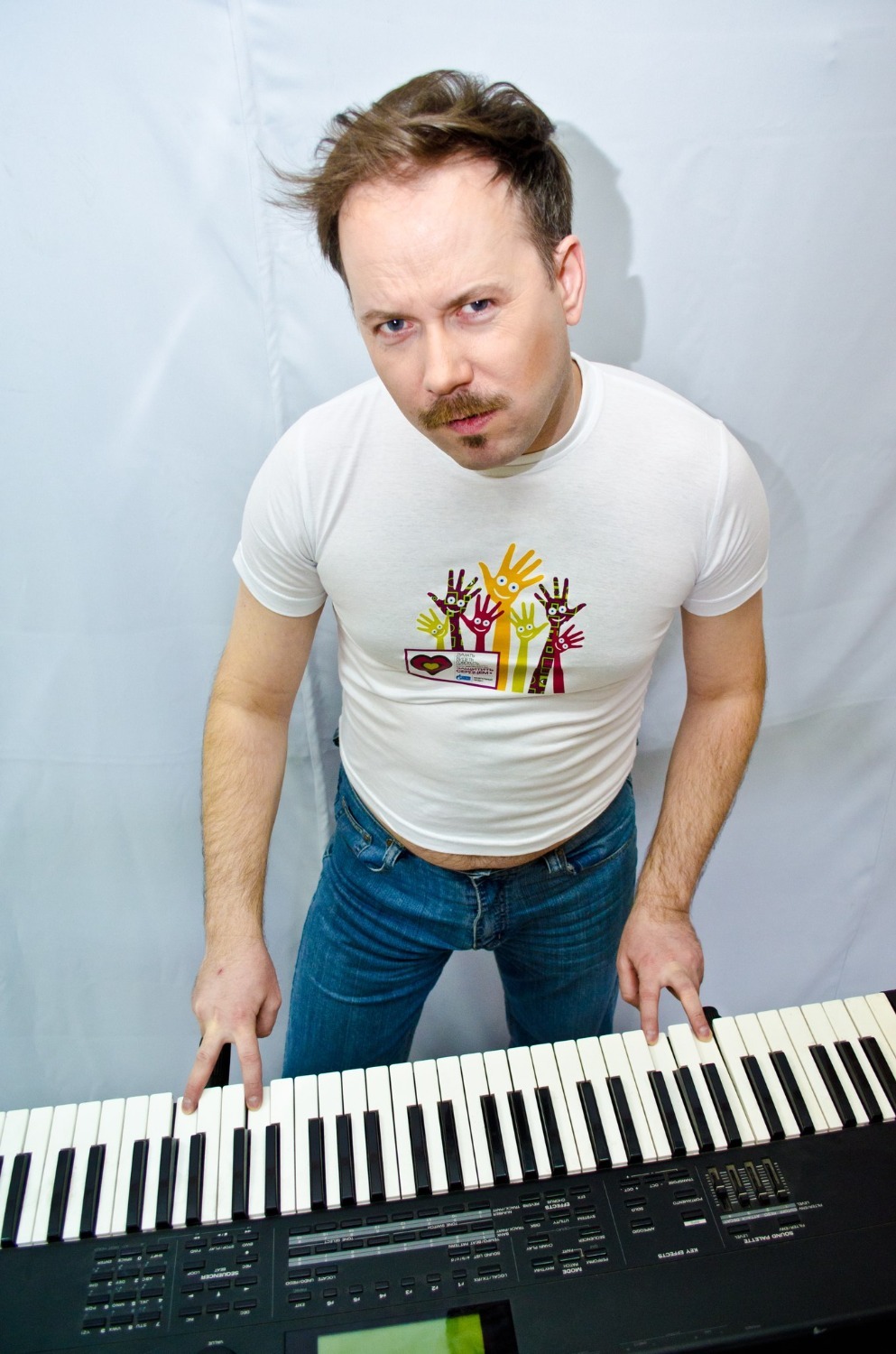 Евгений Терехов — Телекомпания «Галстрир-ТВ», г. Салават, 1995-1998 гг. Журналист, телеведущий, коррреспондент. Автор и ведущий музыкальной программы «Чёртова Дюжина»; (1996-1998 гг.) Редактор студии информационных, познавательных и развлекательных программ.