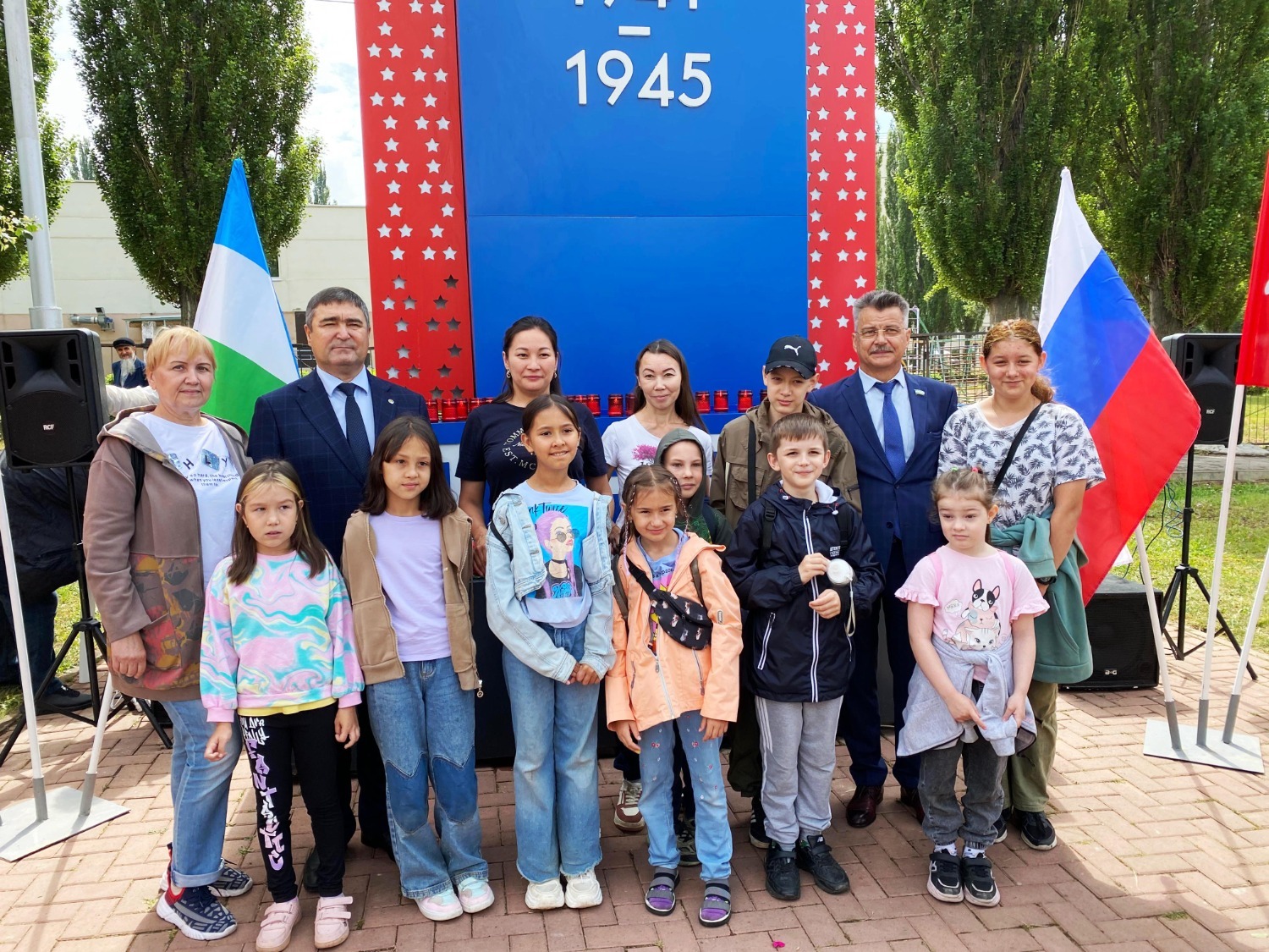 Дети, И.М. Нурдавлятов и П.Ю. Васильев