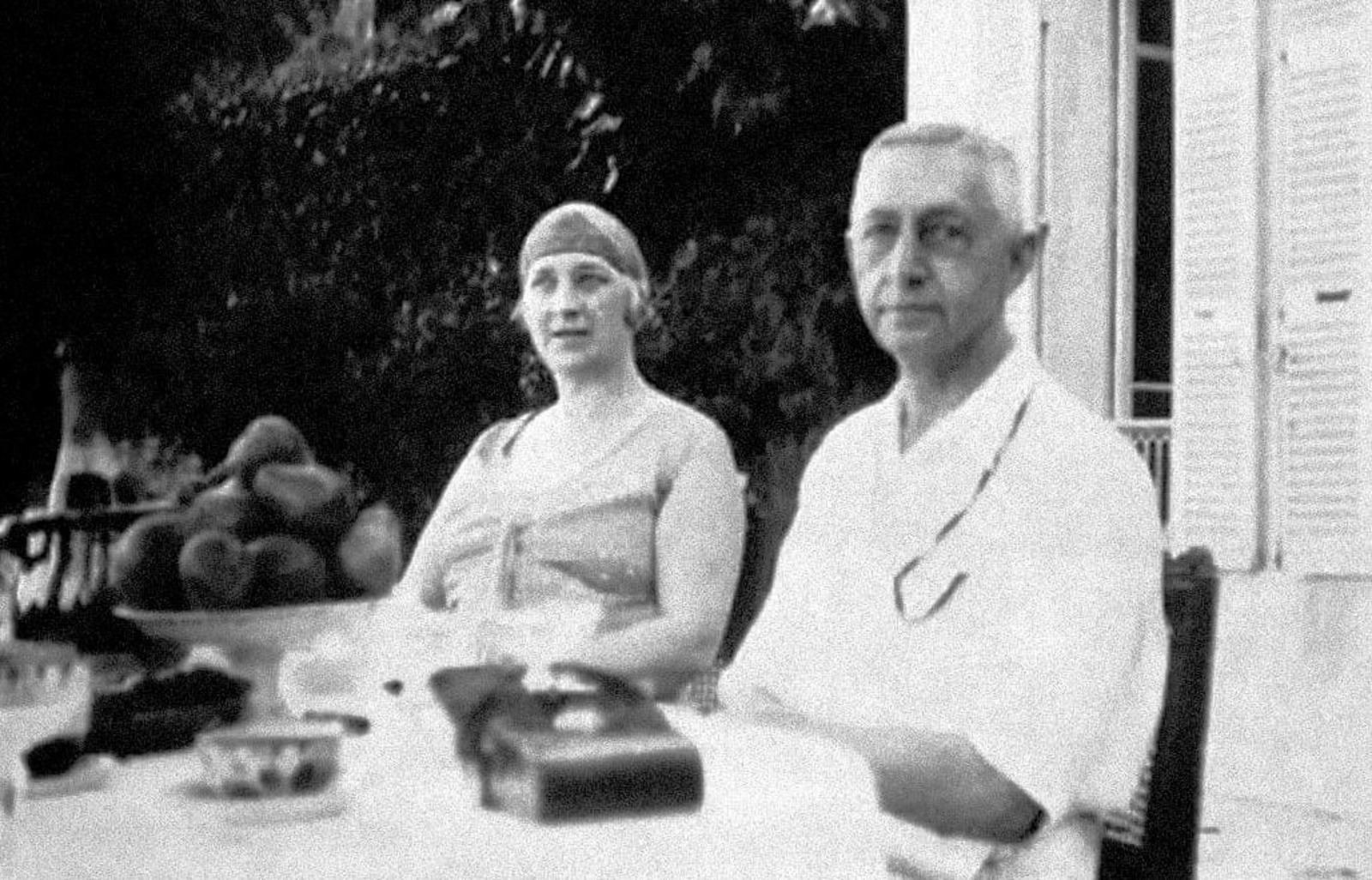 Вера Николаевна Муромцева-Бунина и Иван Алексеевич Бунин во Франции