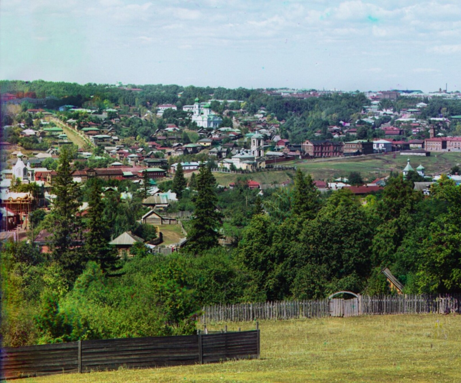 Вид на город с Усольской горы. Фотография С.М. Прокудина-Горского, 1910 год.