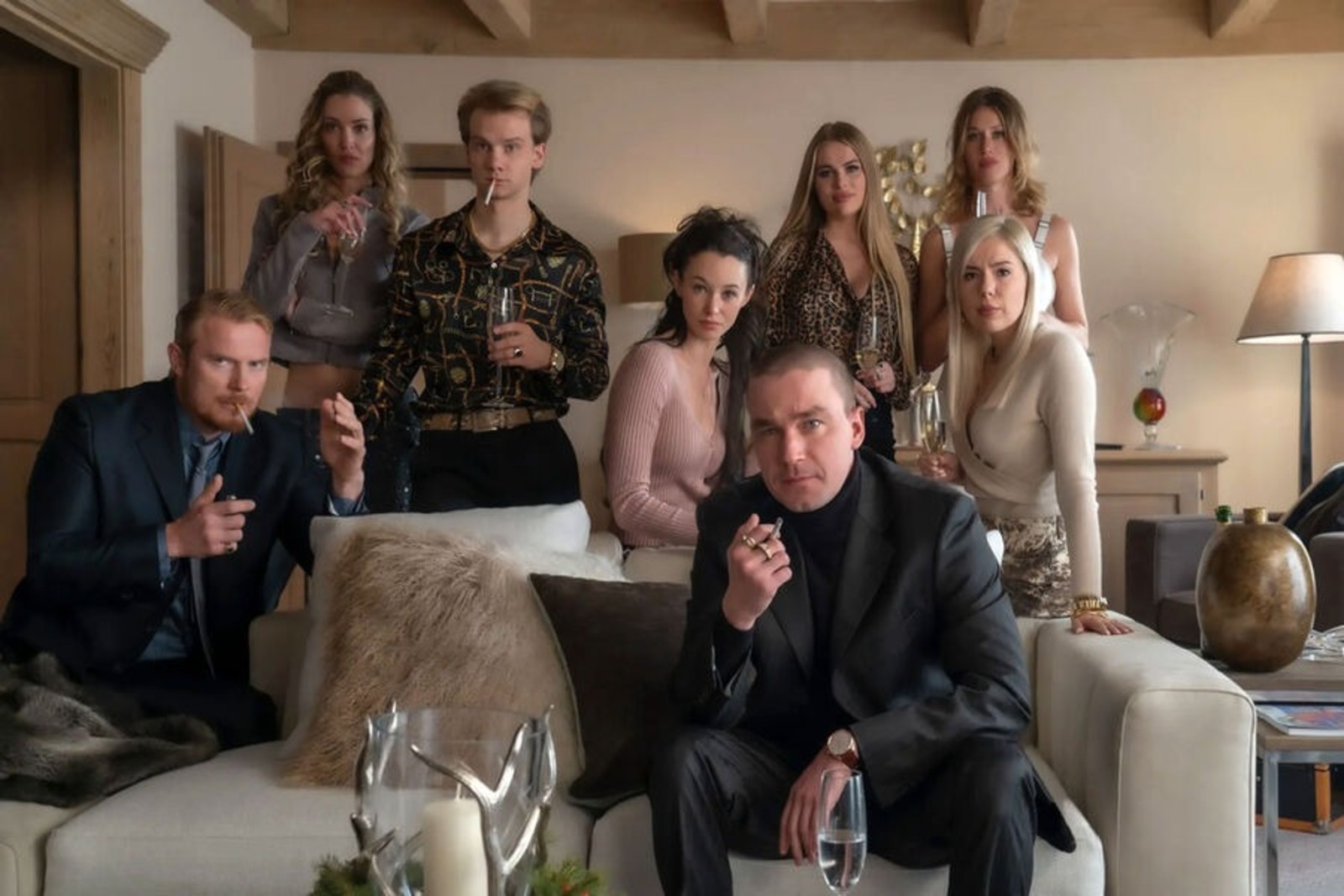 kinopoisk.ru кадр из  фильма Романа Полански «Дворец» (2023).