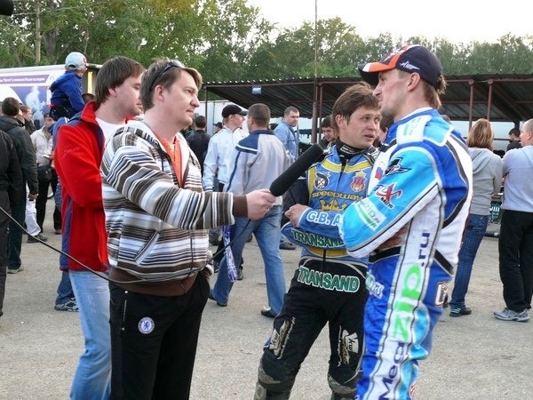 Из архива С.В. Алешковича  Команда программы «Большой спидвей» и Сергей Алешкович за работой