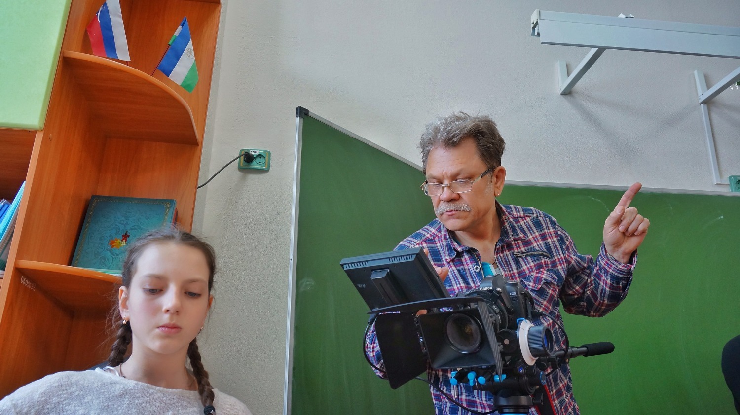 Сергей Пронин за работой.