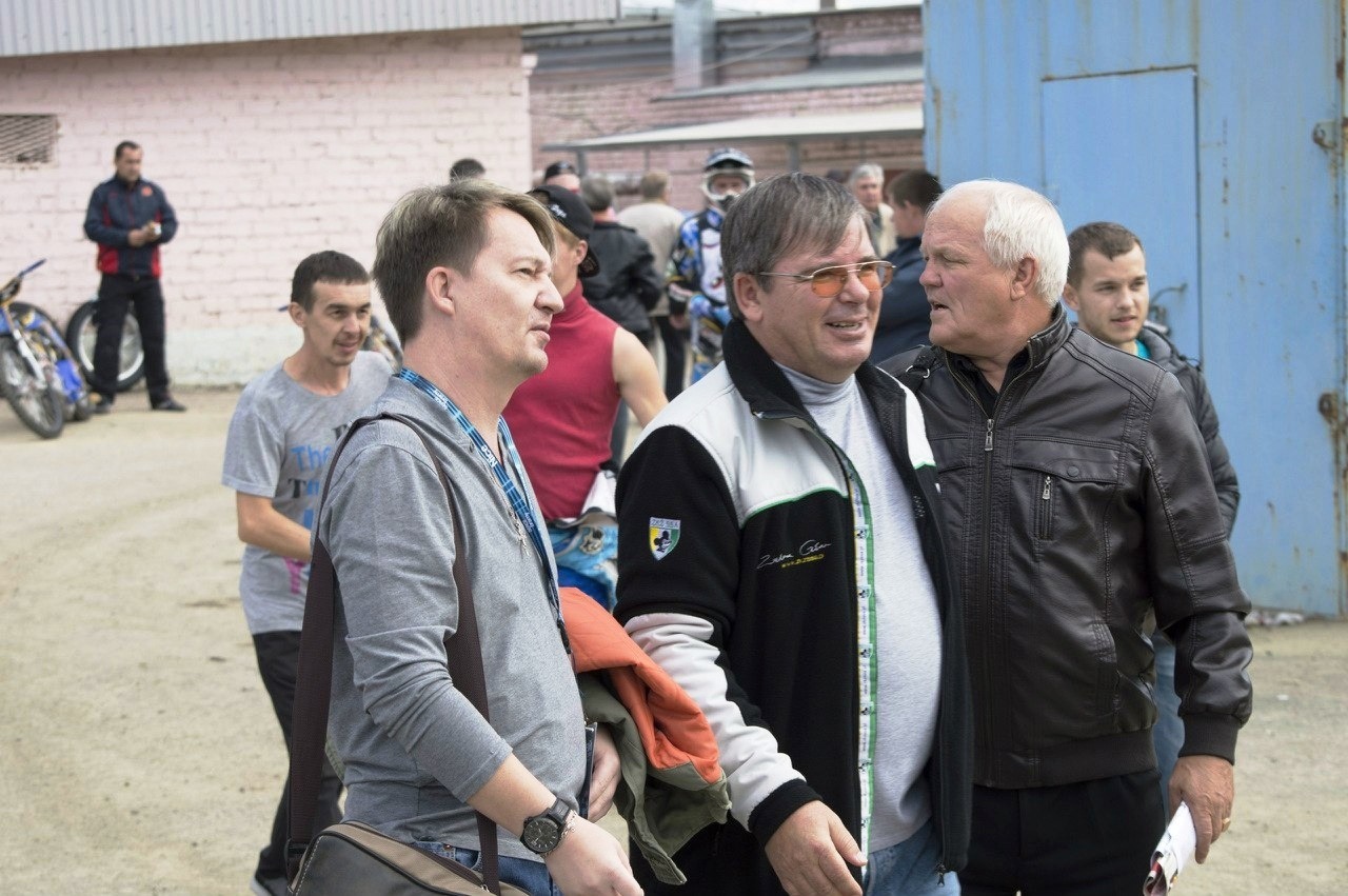 Из архива С.В. Алешковича  «Большой спидвей». Заезды скоро начнутся